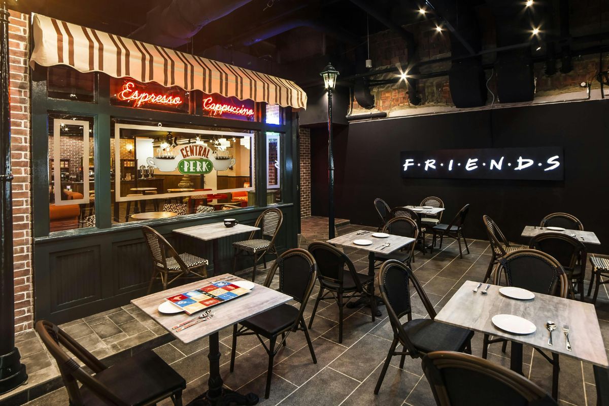 central-perk-quiz-cafe-in-singapore